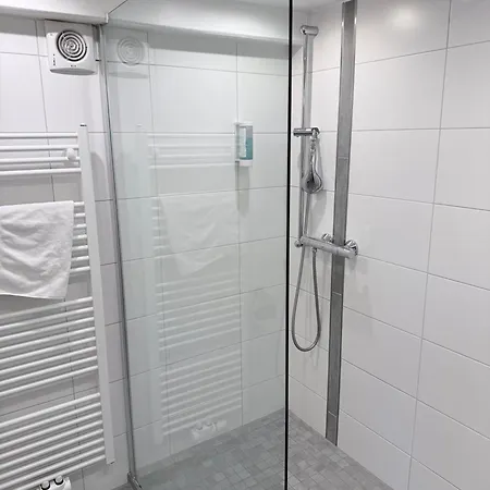 Schatthaus Szálloda