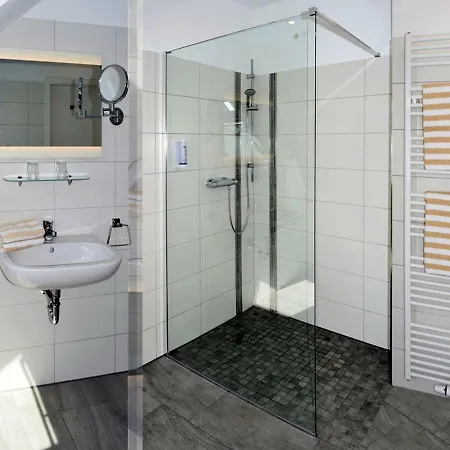 ホテル Schatthaus